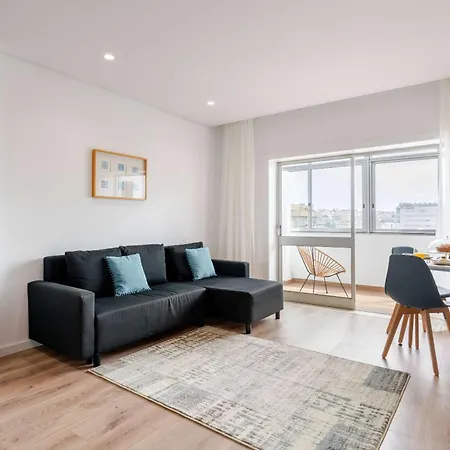 Bright Flat With Balcony & Garage By Hostwise * Porto