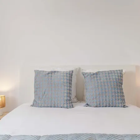 Appartement Bright Flat With Balcony & Garage By Hostwise Oporto