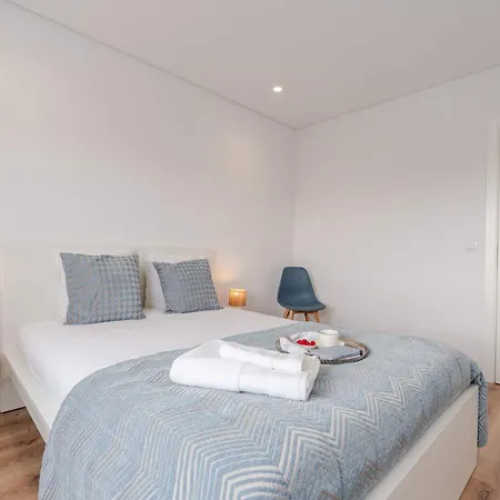 Bright Flat With Balcony & Garage By Hostwise