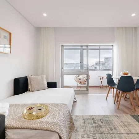 Bright Flat With Balcony & Garage By Hostwise Porto