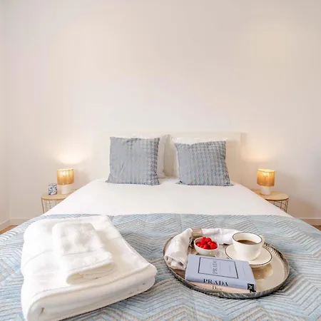 Appartement Bright Flat With Balcony & Garage By Hostwise