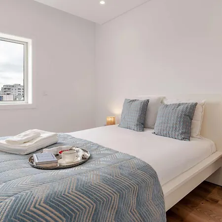 Bright Flat With Balcony & Garage By Hostwise Lejlighed