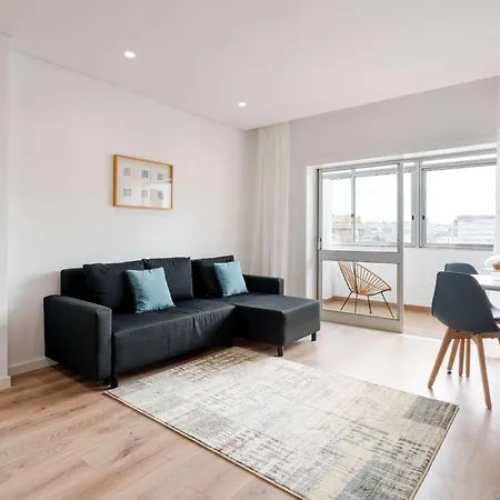 Bright Flat With Balcony & Garage By Hostwise *