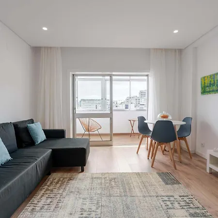 Bright Flat With Balcony & Garage By Hostwise *