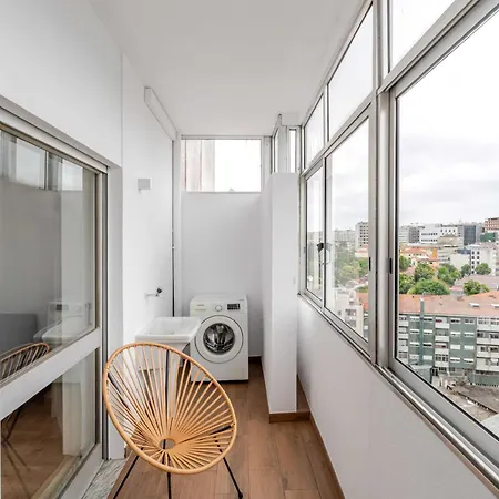 Bright Flat With Balcony & Garage By Hostwise * Porto