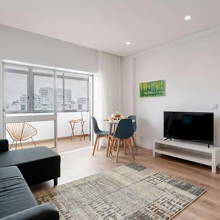 Lejlighed Bright Flat With Balcony & Garage By Hostwise *