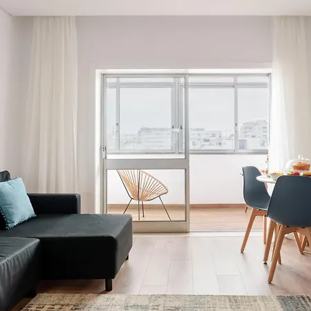 Lejlighed Bright Flat With Balcony & Garage By Hostwise