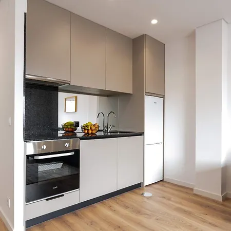 Bright Flat With Balcony & Garage By Hostwise Porto