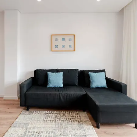 Bright Flat With Balcony & Garage By Hostwise Lejlighed