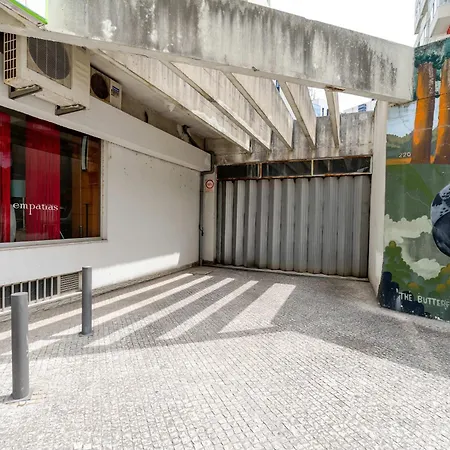 Lejlighed Bright Flat With Balcony & Garage By Hostwise